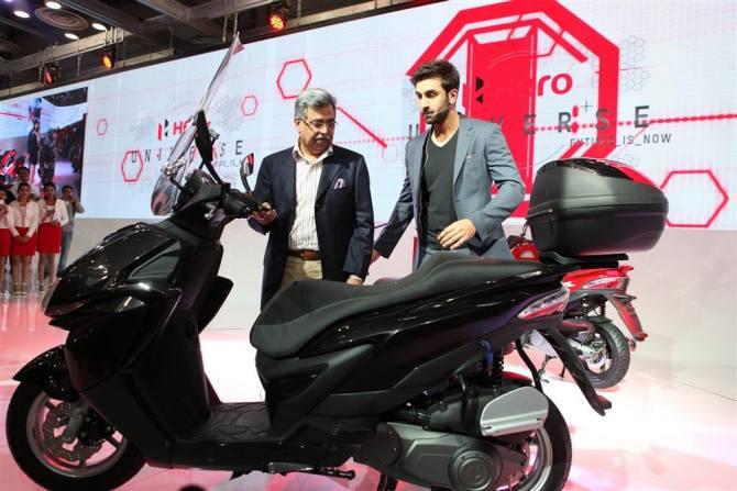 Hero's 150cc scooter Zir was showcased at Auto Expo 2014