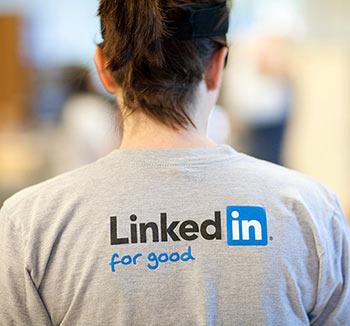 How to use LinkedIn to find a job