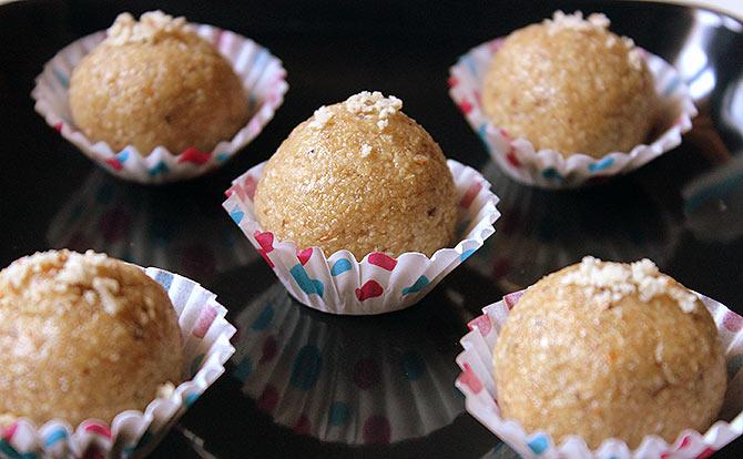 Oats Laddoo