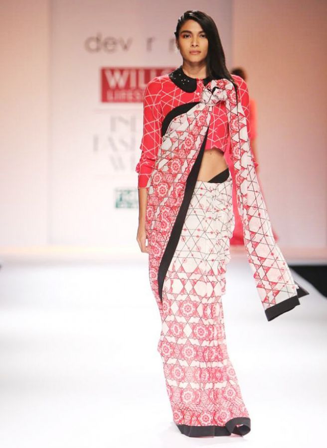 Sari beauties at India Fashion Week