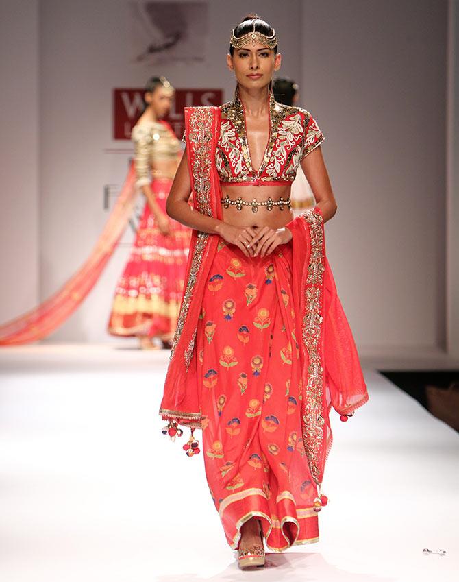 Sari beauties at India Fashion Week