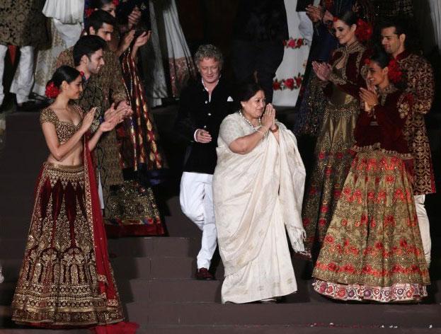 Shubha Mudgal at Wills India Fashion Week.