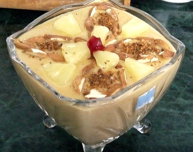 Caramelised pineapple phirni