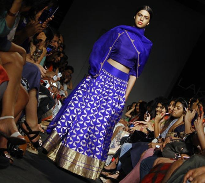 A model in a Sanjay Garg creation