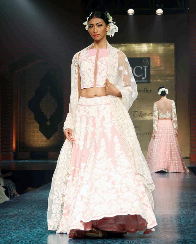 A model in a Manish Malhotra outfit