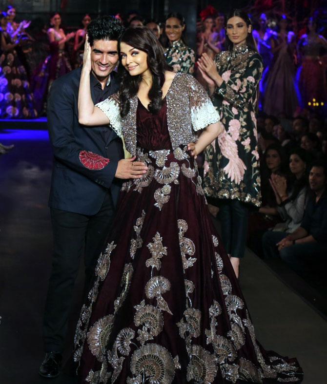 Aishwarya Rai with Manish Malhotra at Amazon India Couture Week 2015