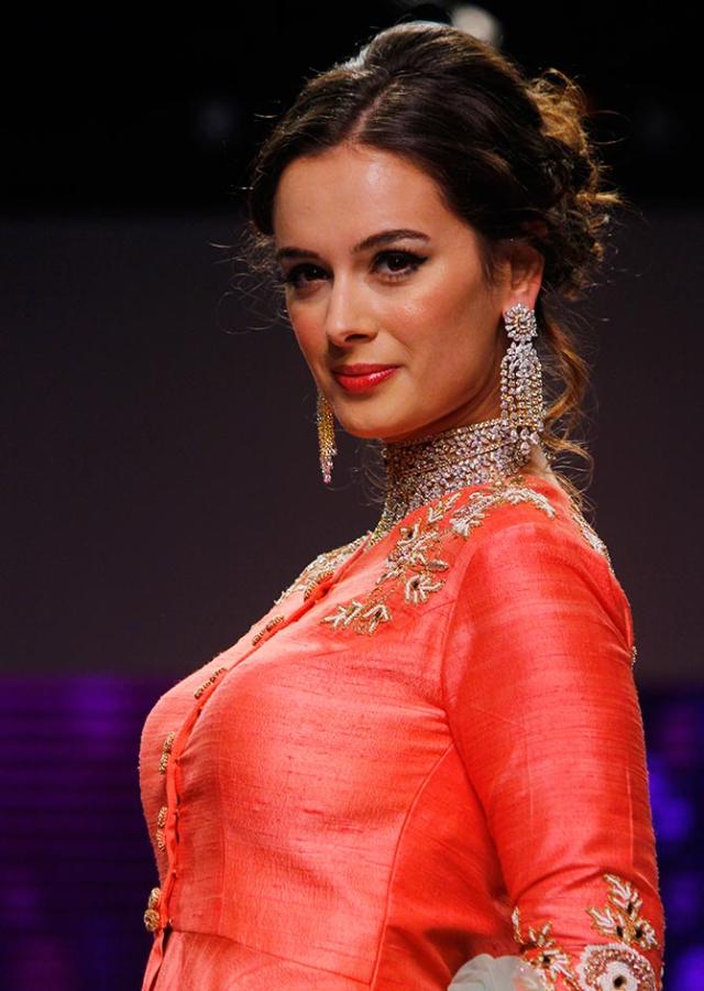 Evelyn Sharma at IIJW 2015