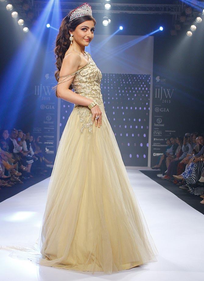 Soha Ali Khan at IIJW 2015