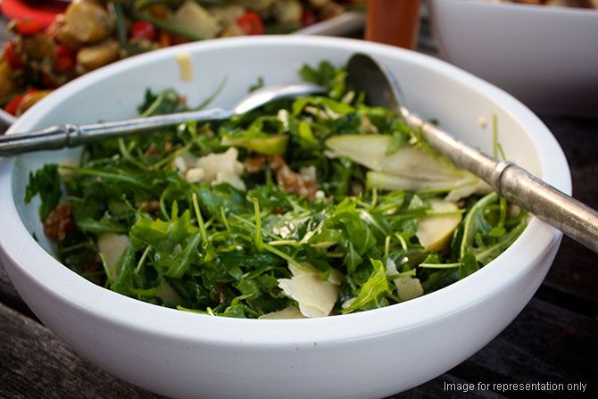 Green Salad with Yoghurt Dressing