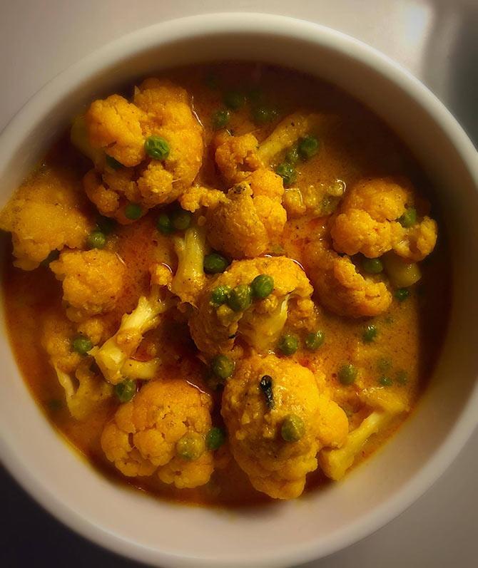 Gobhi Korma