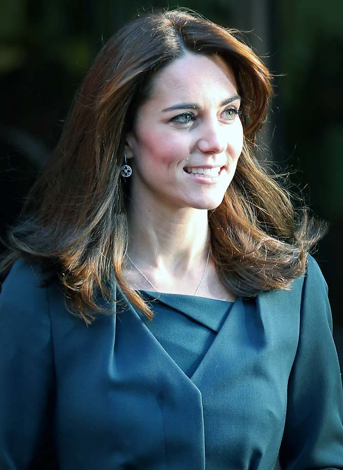 15 Photos Of Kate Middleton's New Haircut