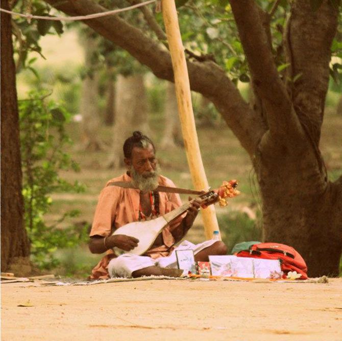 Baul singer at Shantiniketan