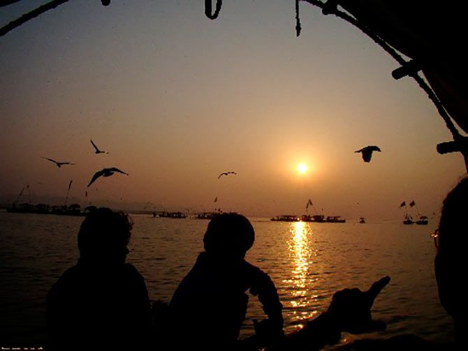A picture of the rising sun taken from a boat at Triveni Sangam, Allahabad 
