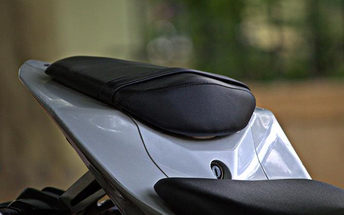 R15 v2 seat sales cover