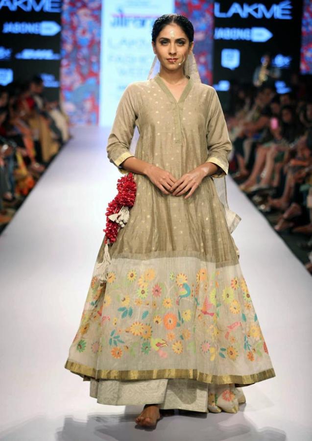 A model in a Gaurang Shah creation.