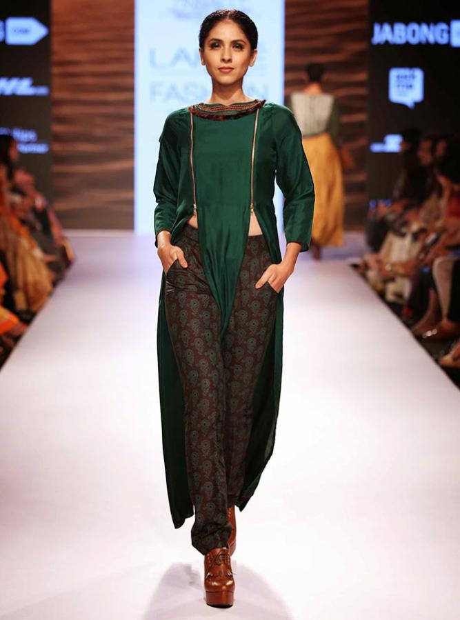 A model in a Shruti Sancheti creation.