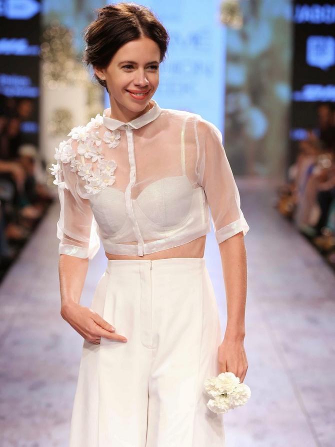 Kalki Koechlin showstops for Nishka Lulla.