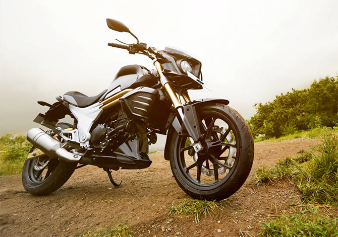 Mahindra Mojo