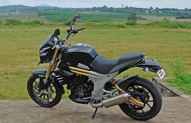 Mahindra Mojo