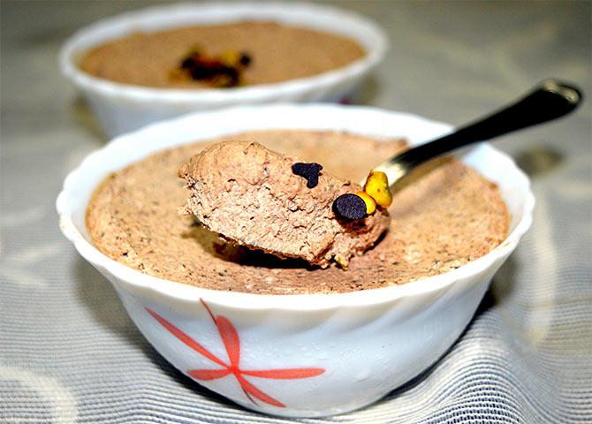 Eggless Chocolate and Pistachio Mousse