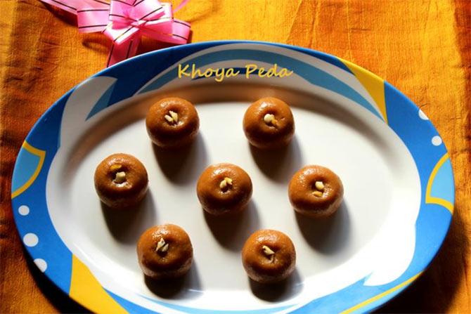 Khoya Peda