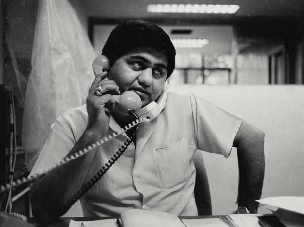 A 1989 portrait of Deepak Puri by Sebastião Salgado (© Sebastião Salgado, Courtesy MAP / Tasveer)