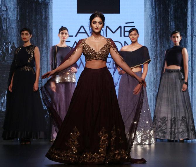 Kriti Sanon Cascades In A Silver Lehenga At Lakme Fashion Week