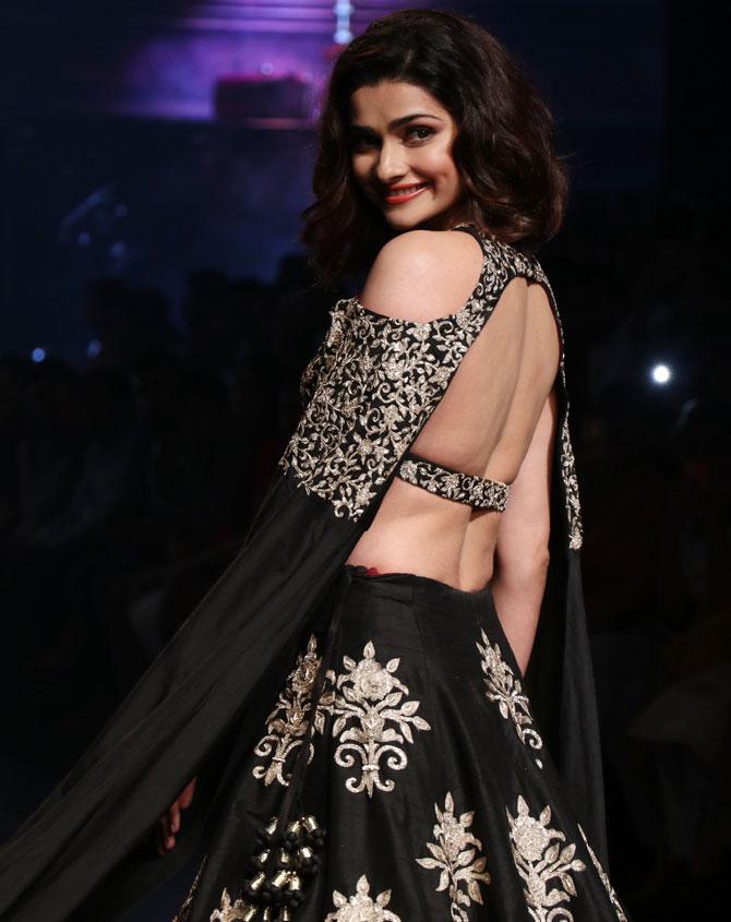 Prachi desai hot sale lehenga online