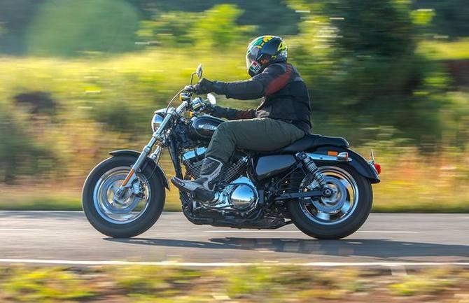 Harley-Davidson 1200 Custom Vs Indian Scout Sixty: Comparison Review