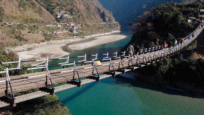 Hanging bridge