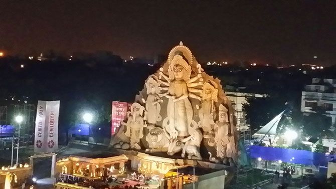 Durga idol at Deshapriya Park, Kolkata