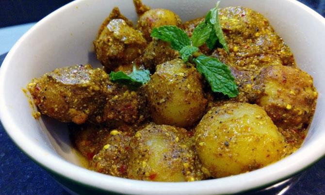 Dumdaar Dahiwale Aloo