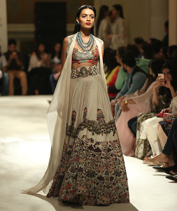 India Fashion Designer Anamika Khanna Debuts in Paris Fashion Week — Raine  Magazine