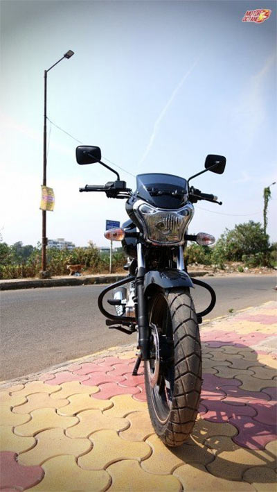 Bajaj V15