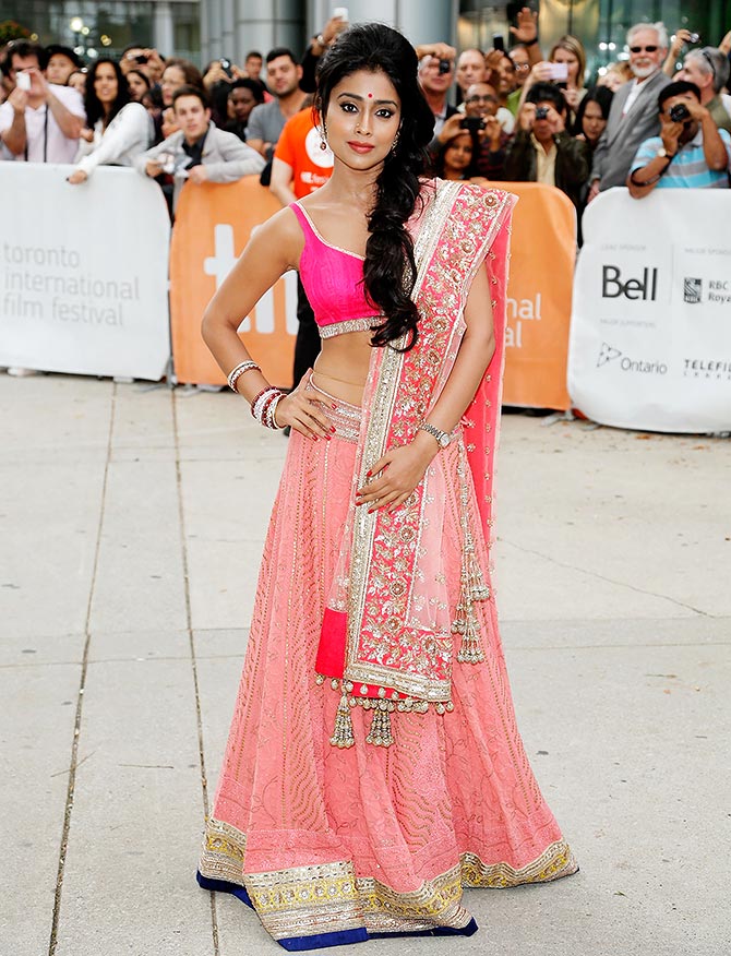 Manish Malhotra at India Couture Week 2016 | Bollywood fashion, Indian  dresses, Indian attire