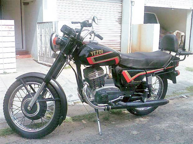 Yezdi best sale bike olx