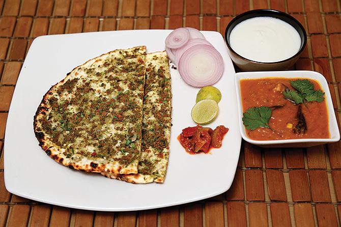 Kheema Naan