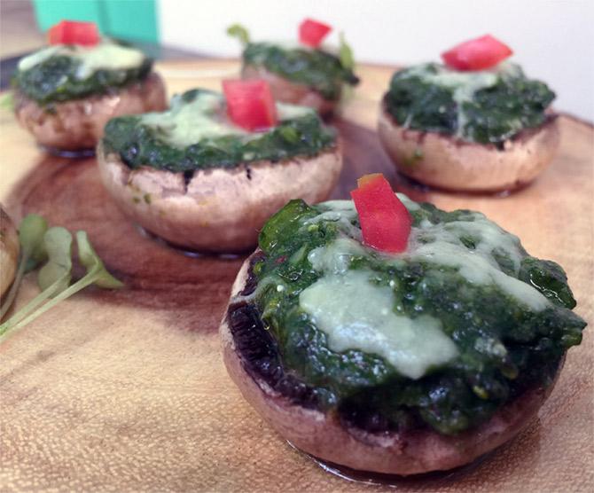 Makai Saag Baked Mushroom