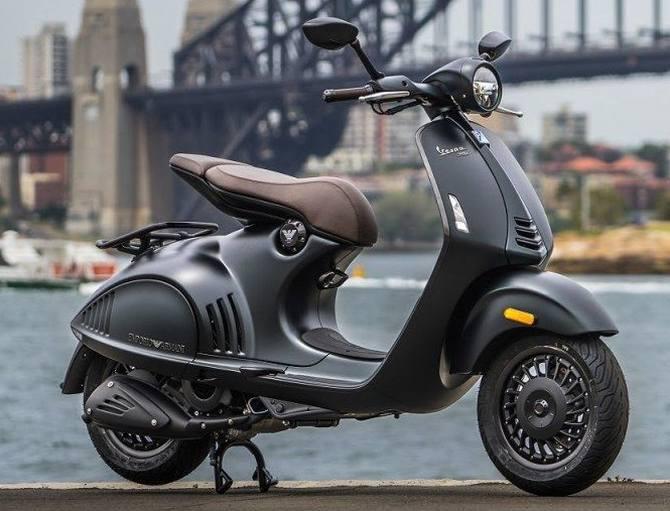 Vespa 946 Emporio Armani