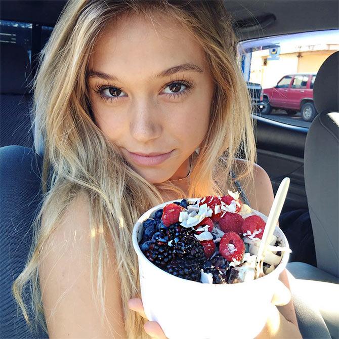 Alexis Ren