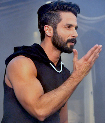 Pin by 1 on Shahid Kapoor | Indian hairstyles men, Shahid kapoor, Boys  haircut styles