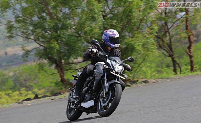 Bajaj Pulsar NS 200 against the TVS RTR 200