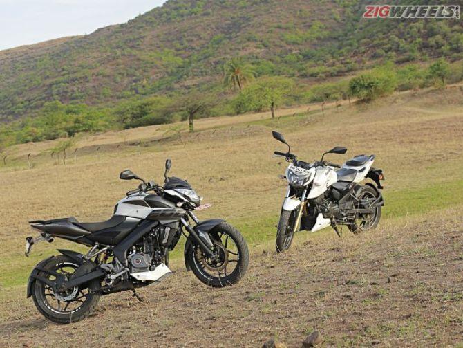 Bajaj Pulsar NS 200 against the TVS RTR 200