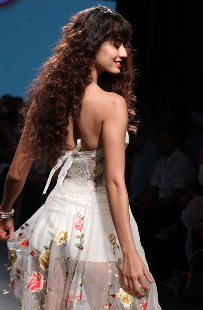 Disha Patani Ritu Kumar Lakme Fashion Week