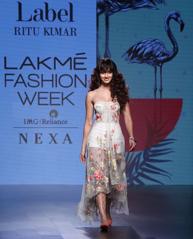 Disha Patani Ritu Kumar Lakme Fashion Week