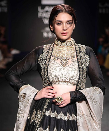 Aditi Rao Hydari serves old-school glamour with gorgeous pics in gold silk  lehenga, fan calls her 'Real Indian beauty' | Fashion Trends - Hindustan  Times