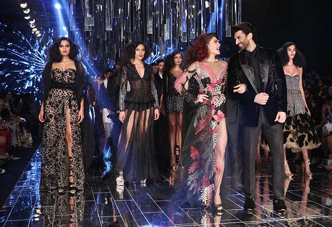 Jacqueline Fernandez showstopper Manish Malhotra