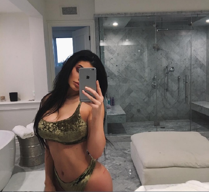 Kylie Jenner instagram photos hot bikini photo