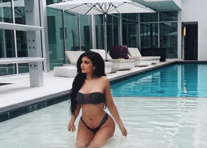 Kylie Jenner instagram photos hot bikini photo