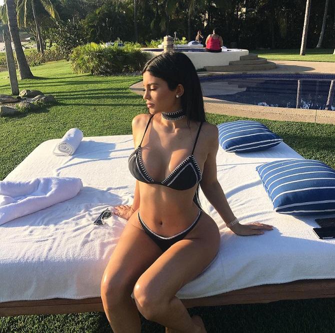 Kylie Jenner instagram photos hot bikini photo